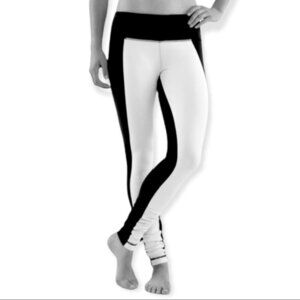 Lululemon Wunder Under Pant *Colour Blocked white and black size 8